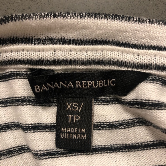 Banana Republic top. - Picture 2 of 2